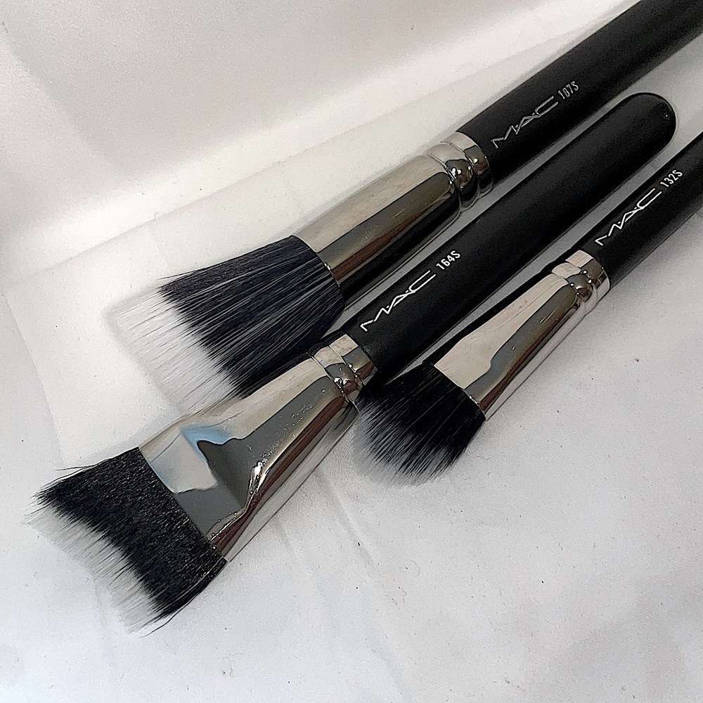MAC duo fiber face brush bundle